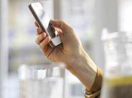 Menggunakan telefon bimbit akan membolehkan semua kakitangan syarikat sentiasa bersentuhan antara satu sama lain setiap masa, sama ada di dalam atau di luar pejabat. Cara Memulakan Perniagaan Telefon Mudah Alih 2021