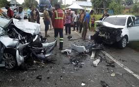 4 maut kereta bertembung trailer. Dua Maut Kereta Bertembung Utusan Digital