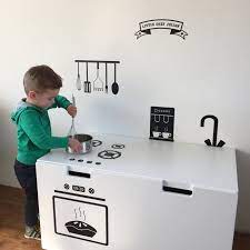 ikea keukentje pimpen in 2021 kindermeubelen speelkamer keuken stickers
