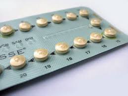 Nach der einnahme sollte man bedenken, dass sich die regelblutung verschieben und somit zu einem früheren oder späteren zeitpunkt einsetzen kann. Wie Wirkt Die Pille Hauptsache Sie Wirkt Die Pille So Denkt Ein Grossteil Der Frauen Die Mit Der Anti Baby Pille Ver Pille Nehmen Pillen Verhutung Pille