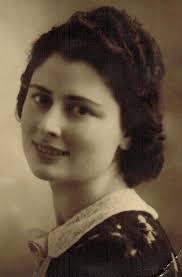 Rosa Cerrato's Instagram, Twitter & Facebook