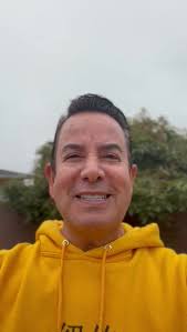 En este día tan especial saludo...