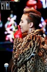Happy xmas guys!!!, lets celebrate with bigbang soon!^o^. Andrea On Twitter G Dragon G Dragon Cute G Dragon Fashion