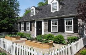 Beautiful Cape Cod Landscaping Ideas Landscaping Landscaping Ideas Cape Cod House Front Yard Design Front Yard Yard Design
