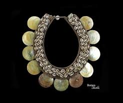 Papouasie Nouvelle Guinee Vintage Collier Tribal Cou Parure Mere De Disque En Nacre Cauris Maison Papouasie Necklaces Shopping Collier Tribal Collier