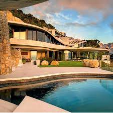 Matamela cyril ramaphosa was born on 17 november 1952 in johannesburg. Got R175k Ramaphosa S Fresnaye Mansion May Be The Perfect Rental For You