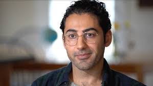 Vivian Sultan's Instagram, Twitter & Facebook