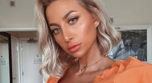 مشيرًا إلى أنه سيساعدها بشكل خاص في أي دعاوى قضايا ترفعها. Ø´Ø§Ù‡Ø¯ Ù…ÙˆØ¯Ù„ Ø±ÙˆØ² ØªØ¹Ø±Ø¶Øª Ù„Ù„ØºØ¯Ø± ÙˆØ§Ù„Ø·Ø¹Ù† ÙÙŠ Ø§Ù„Ø¸Ù‡Ø± Ø§Ù„Ø³ÙŠØ§Ø³ÙŠ