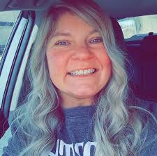 Where can we find pizza puffs like the ones you'd find at a hotdog place in  Chicago?