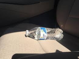 把水留在車裡面 經過曬熱後瓶裝水還安全嗎 water bottle dasani bottle plastic water bottle