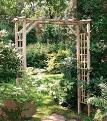 la pergola bois asceza a la forme classique d une arche construite en bois d epicea et de pin traite sous press outdoor pergola garden structures garden arches