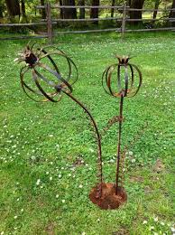 Gartendeko Aus Rost So Gestalten Sie Ihren Garten Originell Garten Deko Garten Metall Gartenkunst
