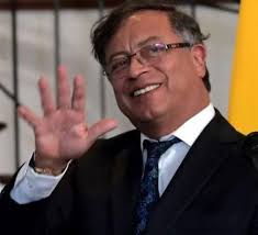 Armo un incendio y le tuvo miedo al fuego. Payaso!!! 🤡🤡🤡🤡