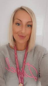 Julie Paterson's Instagram, Twitter & Facebook