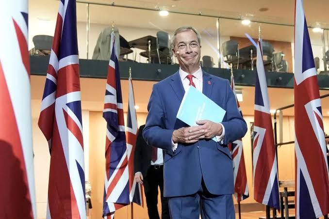 Embarrassing': Nigel Farage mocked over rows of empty seats for major speech - Yahoo News UK