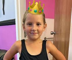 Ariel Webb's Instagram, Twitter & Facebook