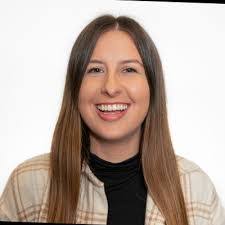 Alexis Bierman's Instagram, Twitter & Facebook