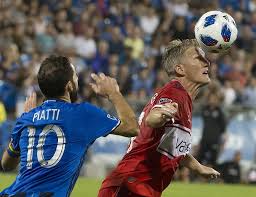 Başarılar genel bakışında oyuncunun tüm ünvanları gösteriliyor. Dfb Chip Zur Wm 2006 Bastian Schweinsteiger Fussball Trikots Nationalmannschaften