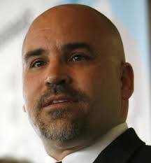 Deon Hampton's Instagram, Twitter & Facebook