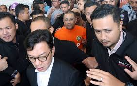 Mr isa's wife, puan sri. Mohd Isa Arrives At Putrajaya Court For Remand Hearing
