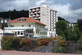 Die feuerwehr löst großalarm aus, häuser werden evakuiert, ein erdrutsch. St Blasien Eine Stadt Viele Seiten