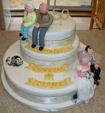 En esta ocasión te mostramos diversas ideas para bodas de oro en las que podemos utilizar como elemento principal el color dorado que se relaciona con el oro para festejar 50 años de matrimonio ¡empecemos con la lista de ideas para esta gran celebración! Ideas De Pasteles Para Boda De Oro 50 Anos Sugerencias Tu Fieston