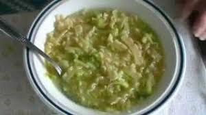 Purea di zuppa di cavolfiore di patate su sfondo grigio, vista dall'alto. Pasta Con I Broccoli A Minestra Minestra Di Cavolfiore Con Pasta Youtube