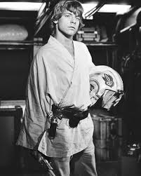 Luke Skywalker On Instagram He Looks So Good Lukeskywalker Luke Skywalker Starw Star Wars Cast Star Wars Episode Iv Star Wars Luke Skywalker