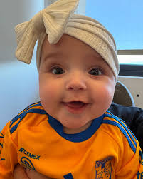 Un tigre nunca deja solo a otro tigre 🐯 pre-cumpleaños viendo el clásico  en familia 👏🏼