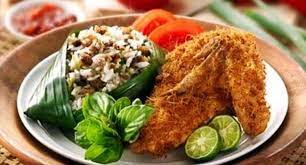 Satu cara seru menikmati sajian khas sunda adalah menyantapnya dengan nasi tutug oncom. Resep Nasi Tutug Oncom Khas Tasikmalaya Yang Menggugah Selera