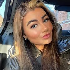 Holly Mccoll's Instagram, Twitter & Facebook