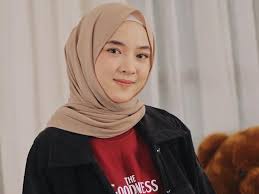 Contact jilbab cantik on messenger. Isu Perselingkuhan Nissa Sabyan Dan Ayus Sabyan Trending Topic Di Twitter Tekno Liputan6 Com