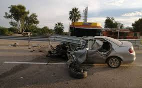 Según nuestro corresponsal víctor lópez, se trata de josé manuel rosario vázquez, de 31 años y juan miguel rosario vázquez, de 33 años, quienes residen en los mameyes de santo domingo. Aparatoso Accidente En San Pedro El Sudcaliforniano Noticias Locales Policiacas Sobre Mexico Baja California Sur Y El Mundo