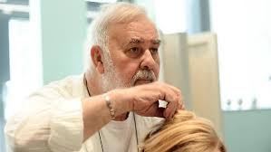 Hier finden sie eine übersicht aller udo walz filialen in potsdam. Udo Walz Hatte Sie Alle Der Friseur Dem Die Frauen Vertrauen N Tv De