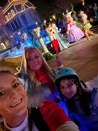 Girl fell at Harbor Blvd Corral E 10K?