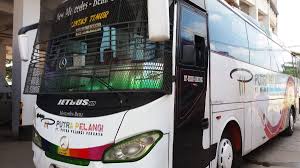 traveling naik bus