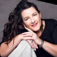 Michelle Broussard's Instagram, Twitter & Facebook