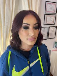 Dallas makeup artist offering discounts