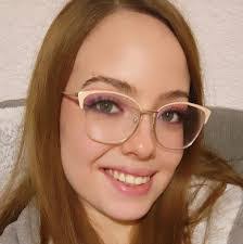 Claudia Araiza's Instagram, Twitter & Facebook