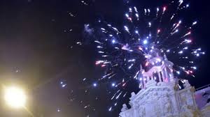 Les festivals de feux d'artfice sont de grands spectacles. Feu D Artifice Rendez Vous Le 13 Juillet Sur La Grand Place Roubaixxl