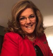 Stephanie Gooding's Instagram, Twitter & Facebook