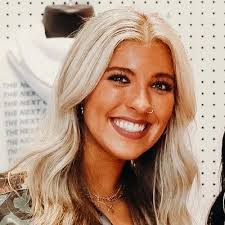 Emily Enders's Instagram, Twitter & Facebook