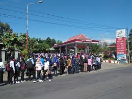 Loker guru wilayah badas, pare. Wow Spbu Di Kewagean Kecamatan Kepung Buka Lowongan Kerja Langsung Di Serbu Ratusan Pelamar Lintas Daerah News