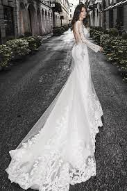 Abiti da sposa da spiaggia abito da sposa corto a sirena abito da sposa aperto al ginocchio in pizzo con pieghe sul ginocchio per l'estate. Abiti Da Sposa A Sirena Modelli Collezione 2019 Vogue Italia