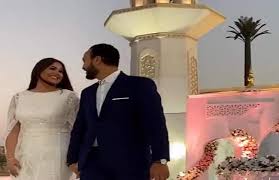 انتهت منذ قليل صلاة الجنازة على والدة الفنان احمد خالد صالح الدكتورة هالة زين وحماة هنادى مهنى وذلك بمسجد عمرو. ÙƒÙˆØ±ÙˆÙ†Ø§ ÙˆØ±Ø§Ø¡ ØºÙŠØ§Ø¨ Ø£Ø­Ù…Ø¯ Ø®Ø§Ù„Ø¯ ØµØ§Ù„Ø­ ÙˆØ²ÙˆØ¬ØªÙ‡ Ø¹Ù† Ø§Ù„Ø¨Ù„Ø§ØªÙˆÙ‡Ø§Øª Ø¨ÙˆØ§Ø¨Ø© Ø§Ù„Ø£Ù‡Ø±Ø§Ù…