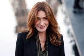 Carla bruni dévoile cet automne son tout nouvel album. Carla Bruni Postet Susses Video Zum 13 Hochzeitstag Gala De