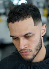 The best hairstyles for a prominent forehead include fringes, a caesar, buzz cut, crew cut, french chop. 18 Best Hairstyles That Can Seamlessly Hide Men S Big Forehead Atoz Hairstyles