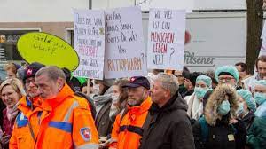 Weitere punkte sind unter anderem eine schnellere impfung, die garantie eines. Landesbeschaftigte Streiken In Hannover Fur Mehr Geld Und Bessere Lohne Insbesondere Pflegebereich Protestiert Niedersachsen