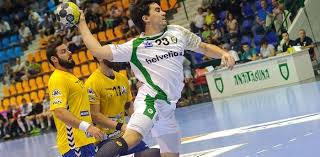 يكون المقاول المنفذ مسئولاً عن توفير الملابس والمعدات الوقائية اللازمة لجميع العاملين بالموقع وضرورة التزام العاملين بالموقع باستخدام تلك الملابس والمعدات الوقائية خلال يجب الالتزام بكل جديد في اشتراطات السلامة التي تصدر عن المديرية العامة للدفاع المدني. Ø§Ù†ÙˆØ§Ø¹ Ø§Ù„ØªØµÙˆÙŠØ¨ ÙÙŠ ÙƒØ±Ø© Ø§Ù„ÙŠØ¯ Ø§Ù„Ù…Ø±Ø³Ø§Ù„