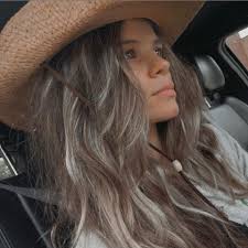 Cancer cells don't do well in oxygen-rich environments. That's one reason  hyperbaric oxygen therapy is part of my cancer protocol. Inside the  chamber, oxygen is delivered under pressure so it can reach